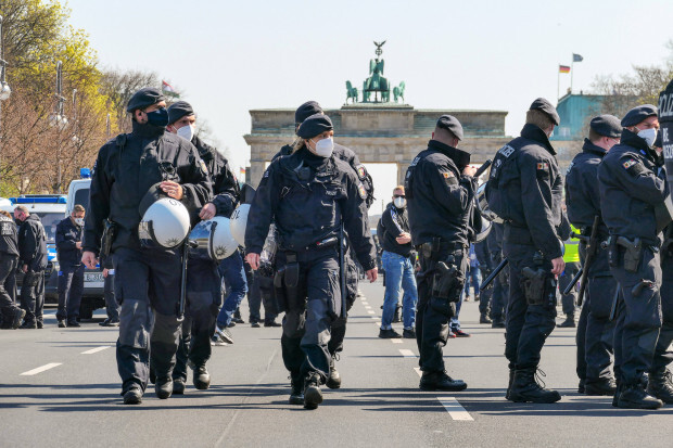 Bilder vom Polizei-Einsatz gegen Corona-Proteste in Berlin