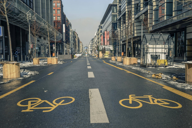 Rot-Rot-Grün beschließt „mittelfristiges“ Verbrennerverbot