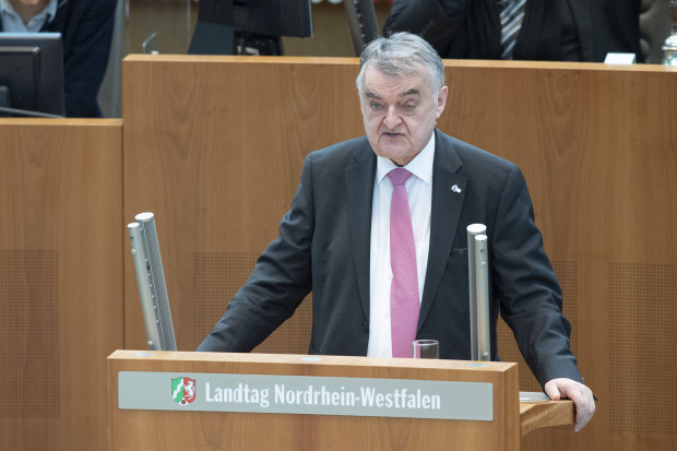 NRW-Innenminister Reul: Identifizierte antisemitische Demonstranten sind arabischstämmig