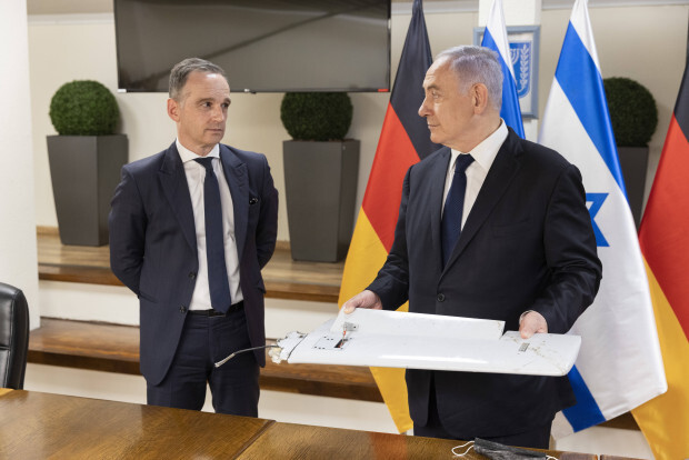 In Tel Aviv pro Israel, in New York bei der UNO contra Israel