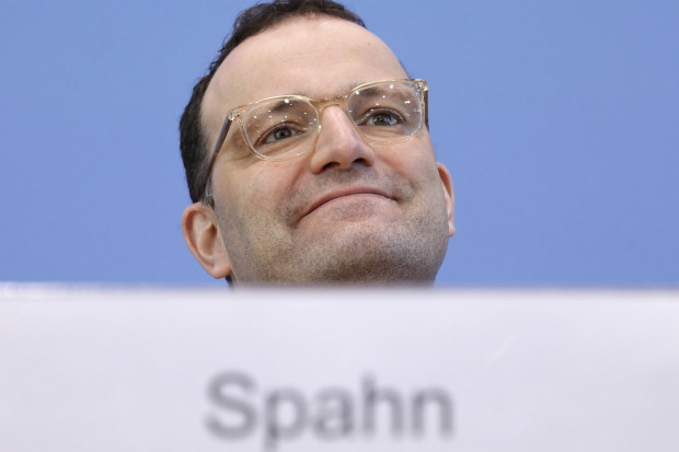 Spahn entkräftet die Masken-Vorwürfe der SPD