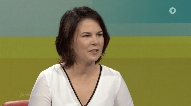 Baerbock verspricht, den Lebenslauf nicht weiter zu korrigieren