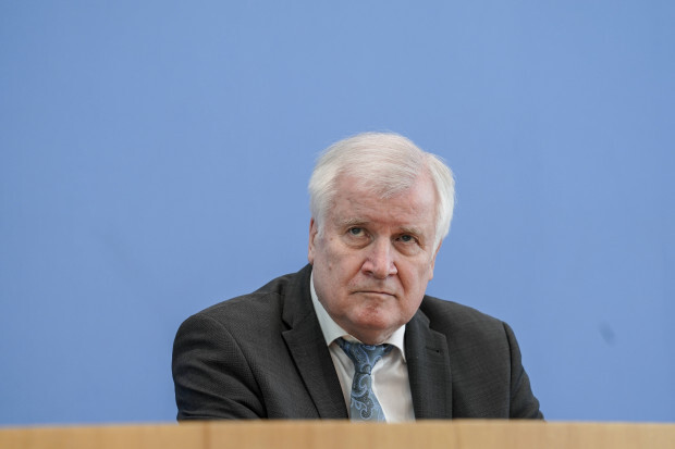 Deutschland lockt Flüchtlinge und Griechenland schickt sie jetzt