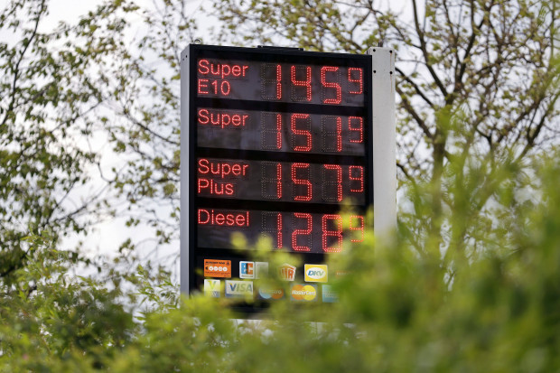 Spritpreis-Inflation: Gas geben und bremsen gleichzeitig – Politik auf Schleuderkurs