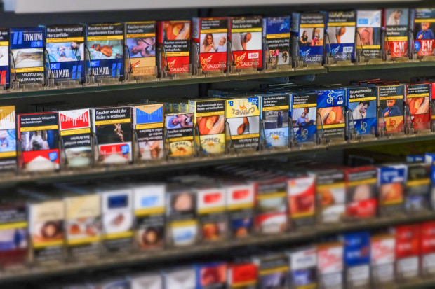 Die Bundesregierung heizt die Inflation an: Nicht nur Benzin, auch Tabak wird teurer