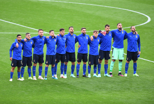 Tugendwächter in Aufruhr: Italienische Nationalmannschaft kniet nicht nieder