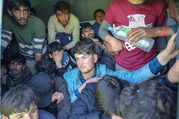 Tausende überschreiten die Grenze zur Türkei bei Van