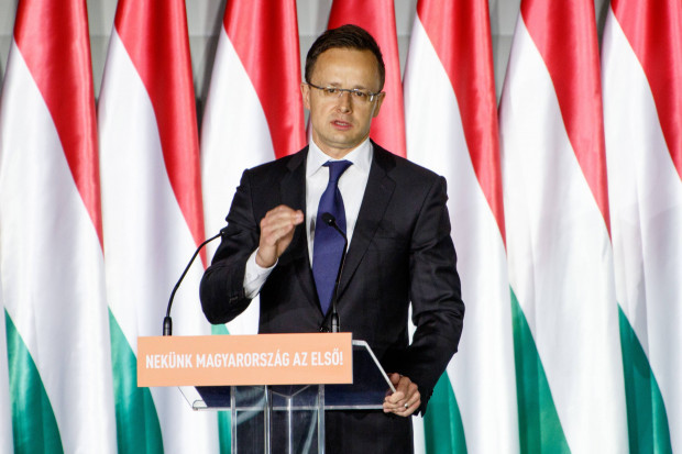 Ungarns Außenminister Szijjártó beschwert sich bei Bayerns Innenminister Herrmann