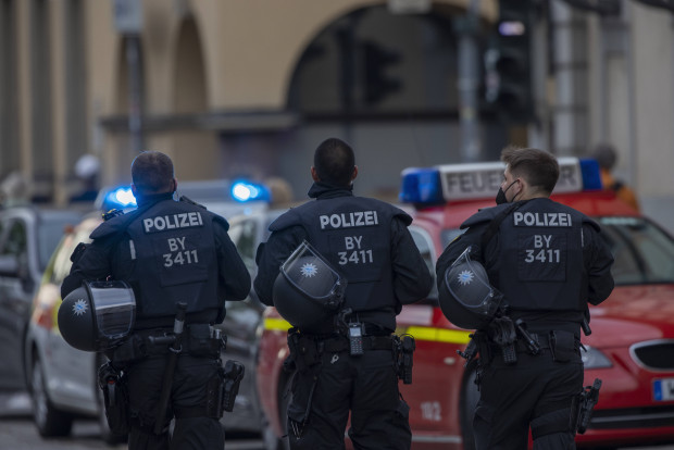 Gehörte der Attentäter einer islamistisch-frauenfeindlichen Terrormiliz an?