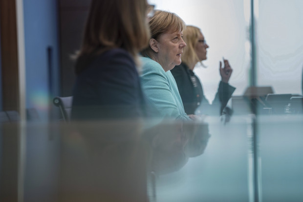 Im Totalglobalhauptamt spricht man deutsch