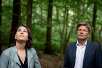 Die Grünen treten gegen die Deutschen und die Realität an