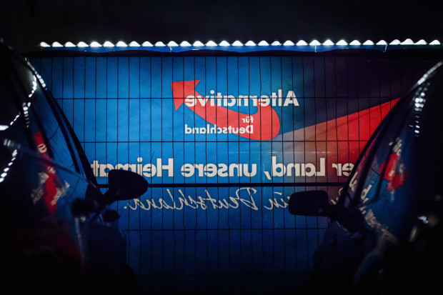 Mindestens 30 Linksradikale greifen AfD-Veranstaltung in Privathaus an