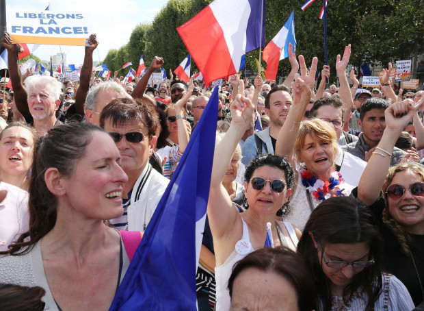 Proteste in Frankreich zeigen Wirkung: Regierung lockert Impfzwang