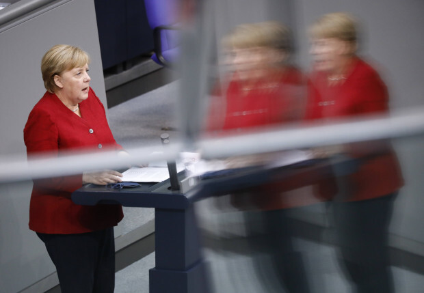 Merkel deutet Absprachen mit den Taliban, Pakistan und der Türkei an