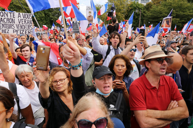 Wieder Massenproteste in Frankreich gegen Macrons Impfzwang