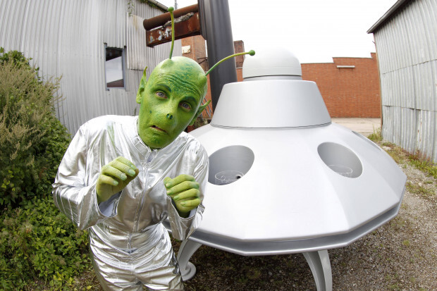 Ein Mars-Bewohner zu Wahlzeiten auf Erdbesuch