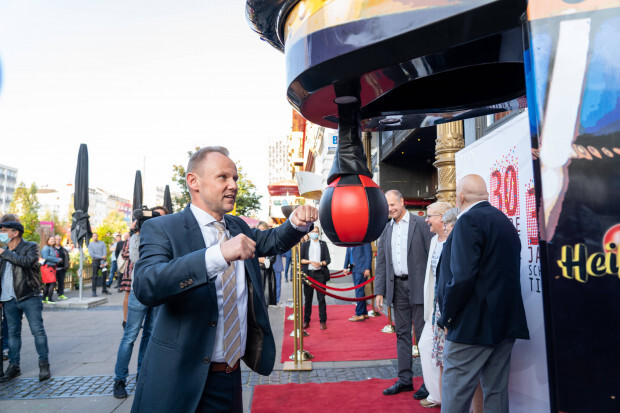 „Pimmelgate“: Hausdurchsuchung bei Familienvater, weil der den Hamburger Innensenator im Netz beleidigte