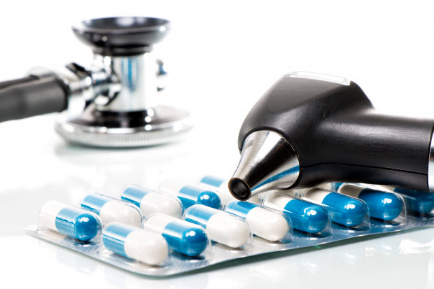 Ärzte behandeln angeblich ein Kind nicht, weil kein negativer PCR-Test vorliegt