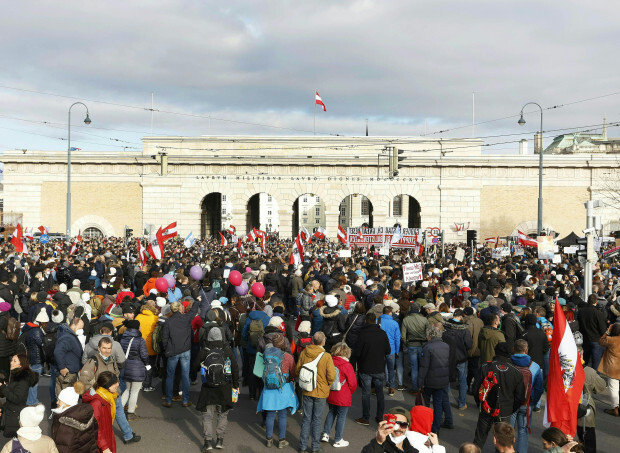 Große Demonstration gegen Impfpflicht in Wien