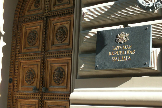 Lettland schließt ungeimpfte Parlamentarier von Abstimmungen aus