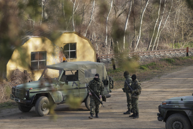 Migrantenansturm befürchtet: Griechenland versetzt Grenztruppen in erhöhte Bereitschaft