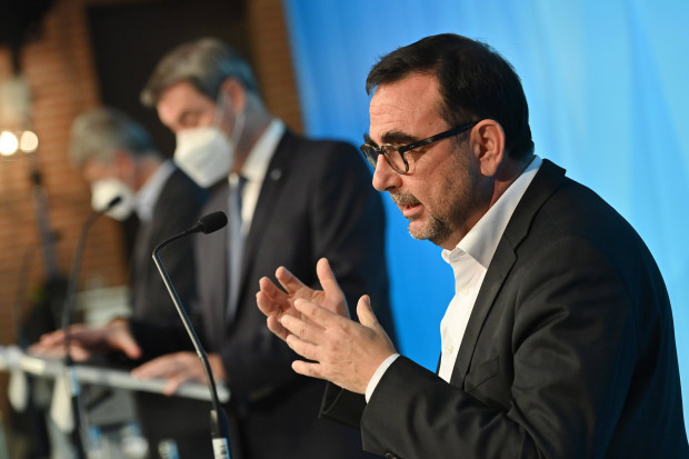 Bayrischer Gesundheitsminister: „Impfen ist freiwillig, aber keine Privatsache“