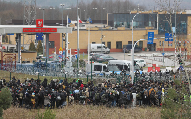 Wie finanzstarke NGOs mit Regierungs-Unterstützung jetzt Polens Grenze knacken wollen