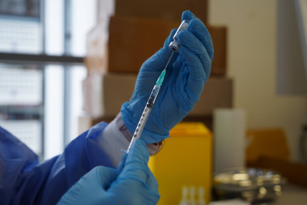 Dringend aufzuklären: möglicher Zusammenhang zwischen Impfquote und Übersterblichkeit