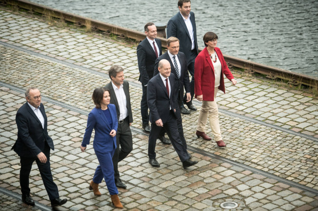 Rot-Grün-Gelber Koalitionsvertrag: Große Ziele bei wenig Details