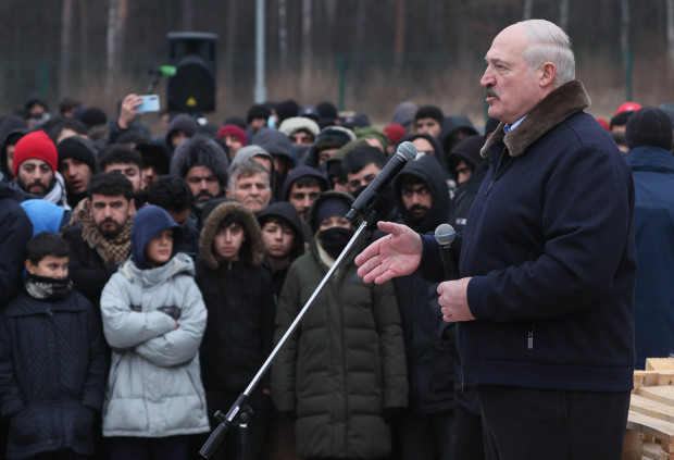 „Geht durch. Geht.“, sagt Lukaschenko zu Migranten an der polnischen Grenze