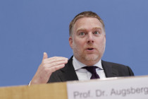 Mitglieder des Ethikrates blamieren die politischen Auftraggeber