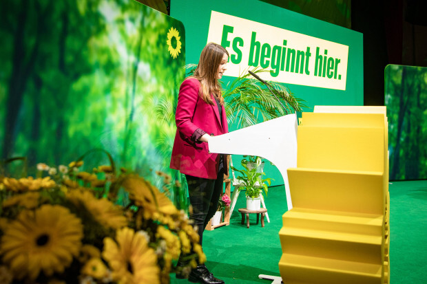 Grüne Abgeordnete: „im Zweifelsfall Pfefferspray und Schlagstöcke“ gegen Querdenker