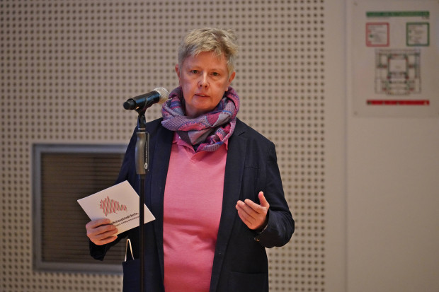 Berliner Linke will „schönere Knäste“ und keine „stigmatisierenden Razzien“