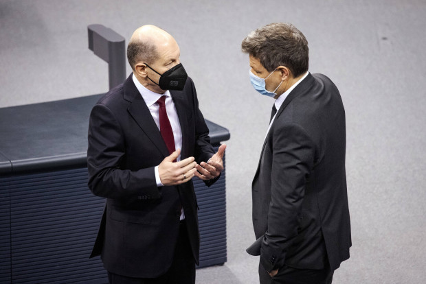 Erst großzügig „Corona-Hilfen“ verteilen, nun Rückzahlungen verlangen