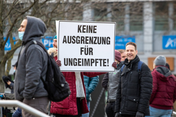 „Ungeimpfte“ als „Schuldige“? Die Politik entzieht sich der Verantwortung