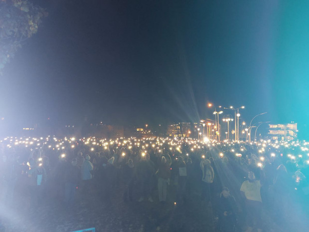 Die Bilder aus München und Rosenheim: Tausende demonstrieren gegen Corona-Maßnahmen
