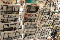 Auflagen der Tageszeitungen brechen übers Jahr 2021 weiter ein