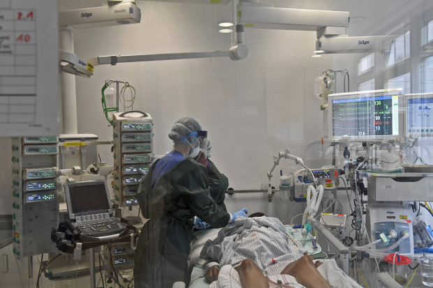 Wie schwerkranke Corona-Patienten zum Opfer ignoranter Politiker wurden