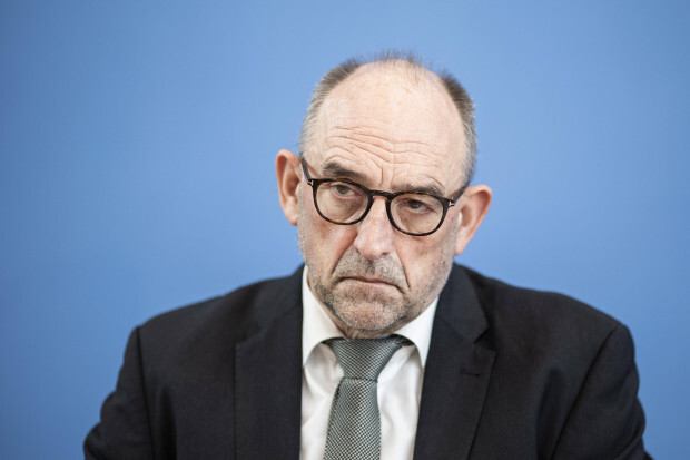 Ungeimpften könnte nach Jobverlust auch noch das Arbeitslosengeld gekürzt weden