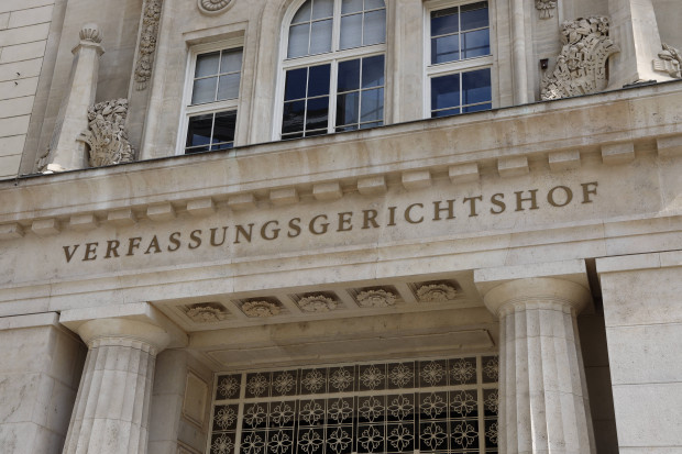 Österreich: Verfassungsgerichtshof hinterfragt Rechtfertigung von Lockdown-Maßnahmen