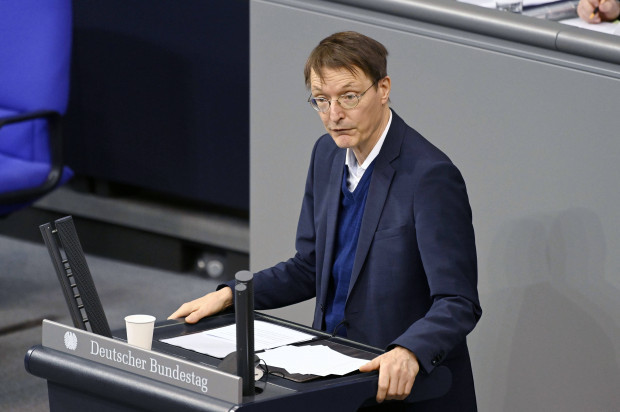 Lauterbach dreht Kant im Grabe herum