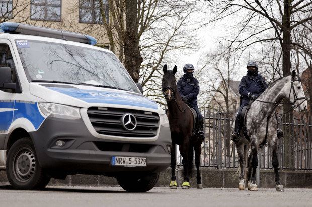 Corona-Demoverbote: Wie die Versammlungsfreiheit mit wissenschaftlich unhaltbaren Argumenten ausgehebelt wird