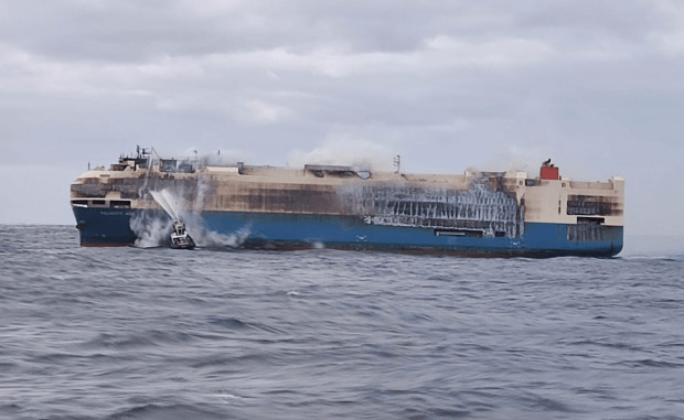 Das brennende Auto-Transportschiff: die Risiken eines Schiffstyps – und seiner Ladung