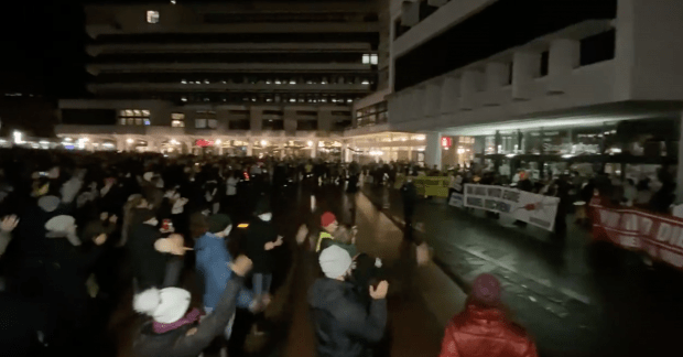 Von A wie Ansbach bis Z wie Zeulenroda: Wieder „Montagsspaziergänge“ in ganz Deutschland