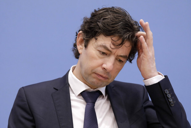 Drosten hat „gefährliche“ Experimente unterstützt