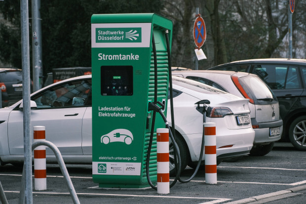 Die Strompreisexplosion macht Elektroautos unattraktiv