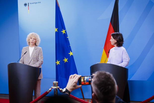 Die Greenpeace-Staatssekretärin – offene Korruption im Auswärtigen Amt