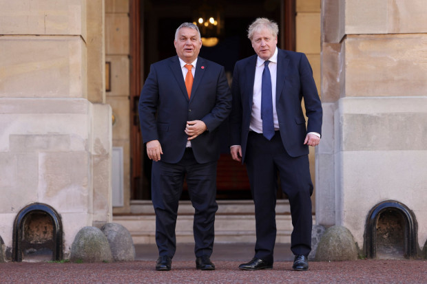 Wer bezahlt den Krieg und die Utopie? Ungarische und deutsche Antworten