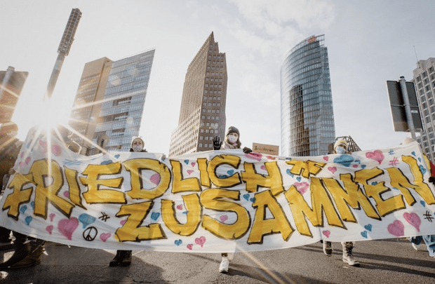 Organisatorin von #friedlichzusammen: „Linke Ideen wurden in der Corona-Krise instrumentalisiert und umgedeutet“