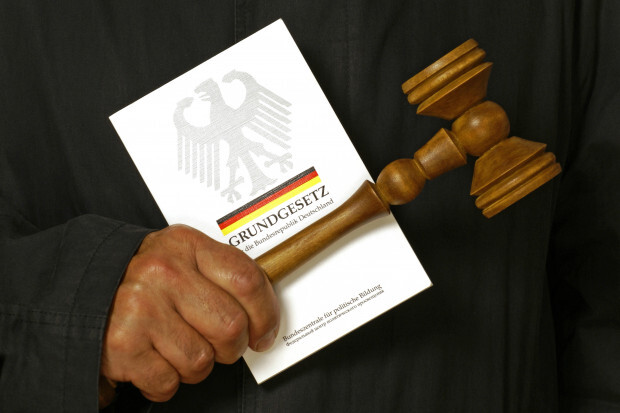 Was das „Deutsche Volk“ im Grundgesetz zu suchen hat